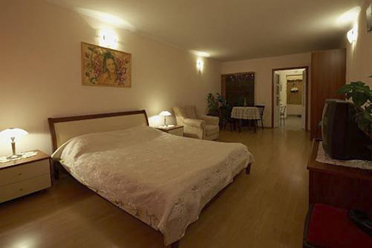 Austrian Lviv Apartments Ngoại thất bức ảnh