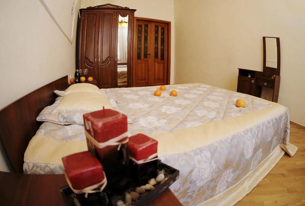 Austrian Lviv Apartments Ngoại thất bức ảnh