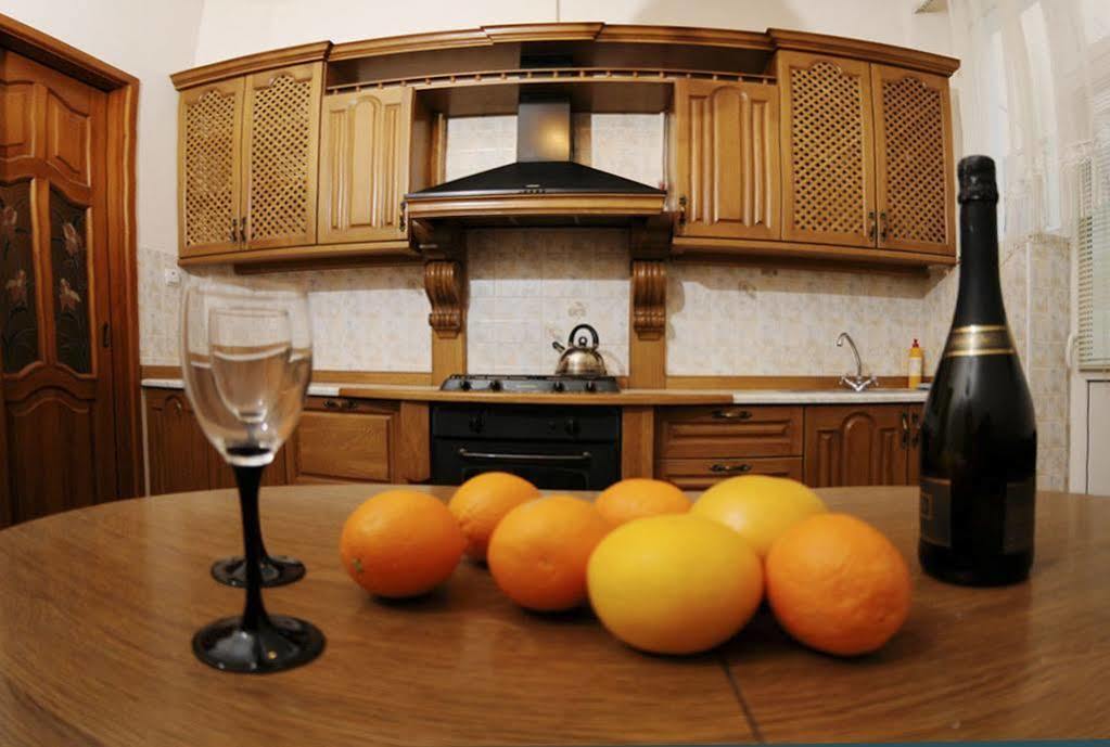 Austrian Lviv Apartments Ngoại thất bức ảnh