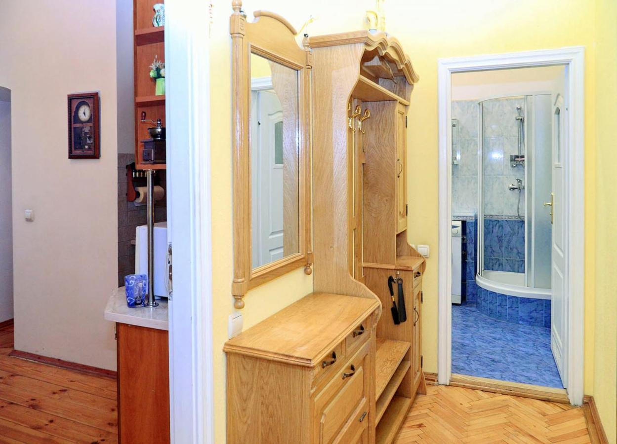 Austrian Lviv Apartments Ngoại thất bức ảnh